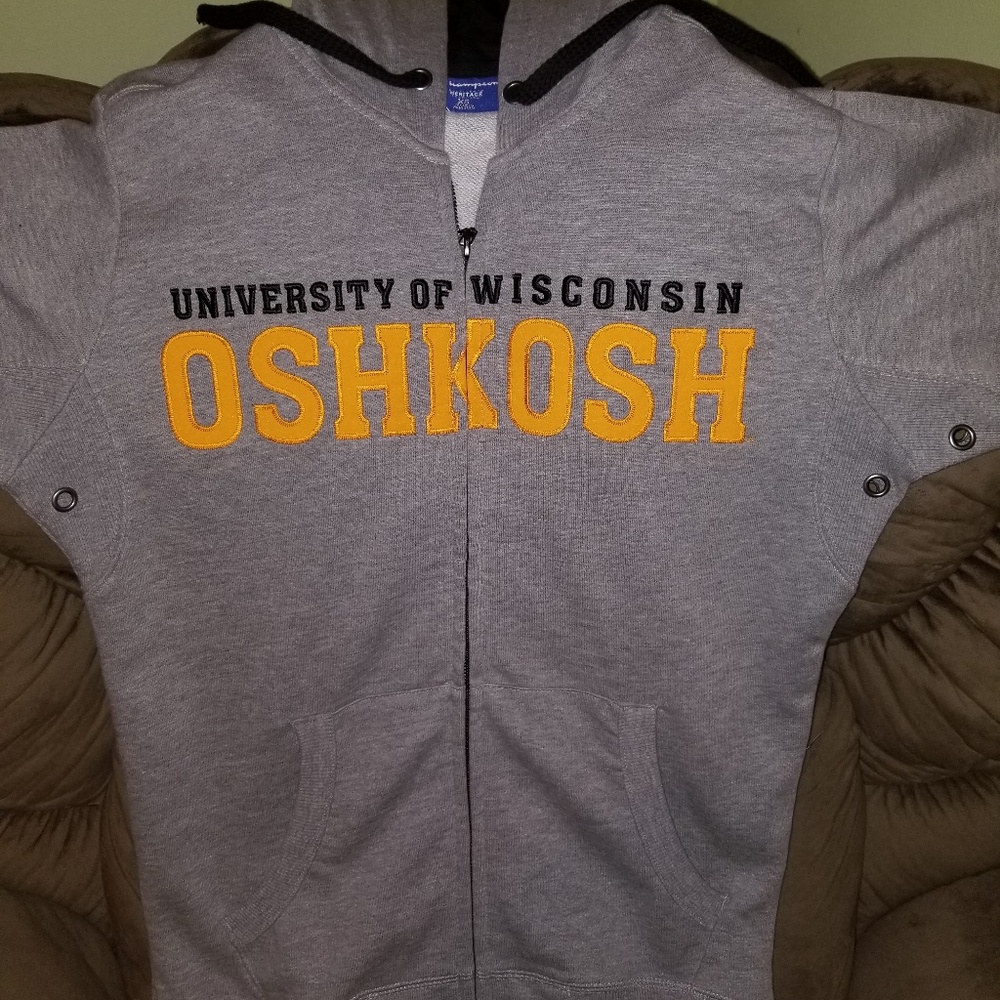 Women's Zip up sweater/hoodie.